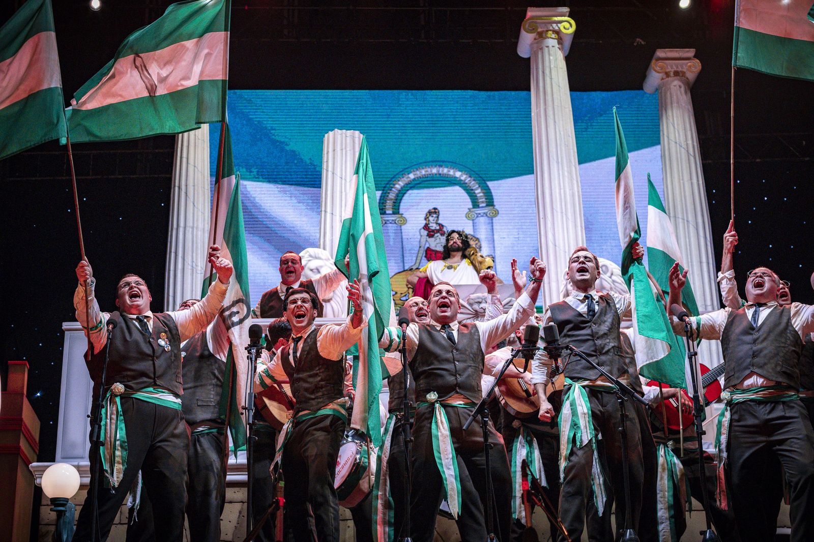 Las imágenes del pregón y la boda de Manu Sánchez en el Carnaval de Cádiz 2026