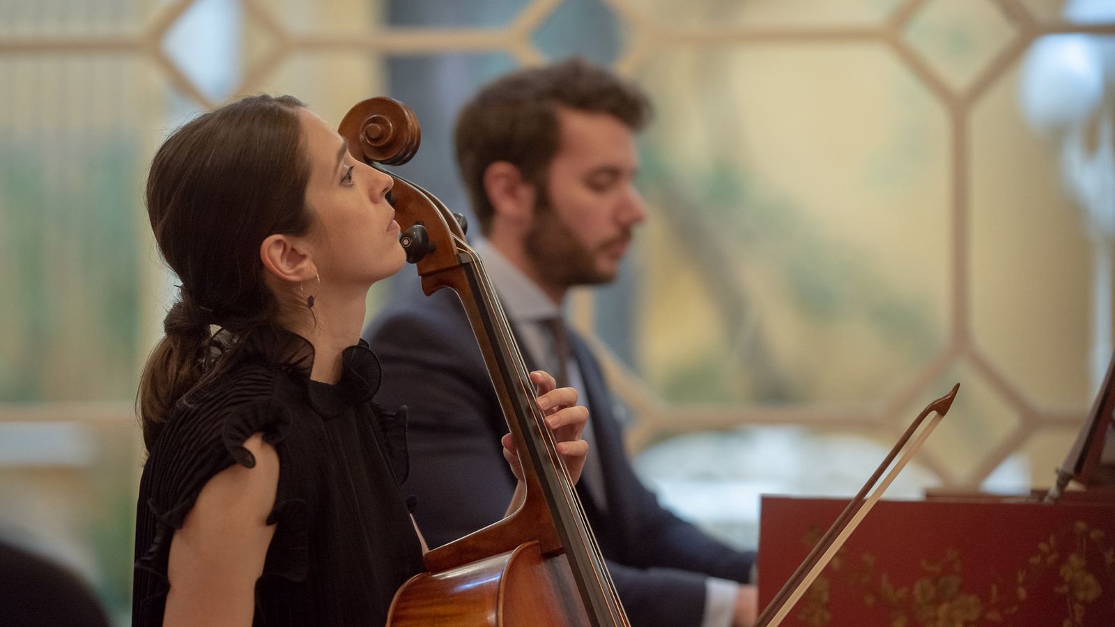 Isabel Gomez-Serranillo y Santiago sampedro durante la presentación del CD en Sevilla