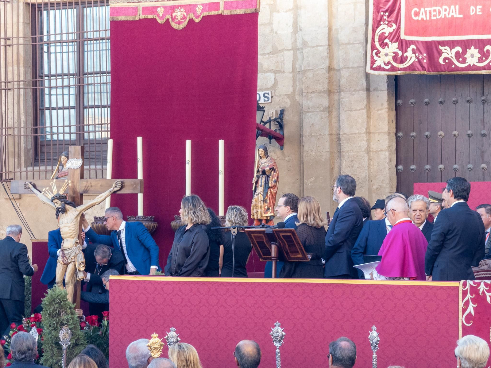 La llegada del Cristo de San Álvaro al Magno Vía Crucis