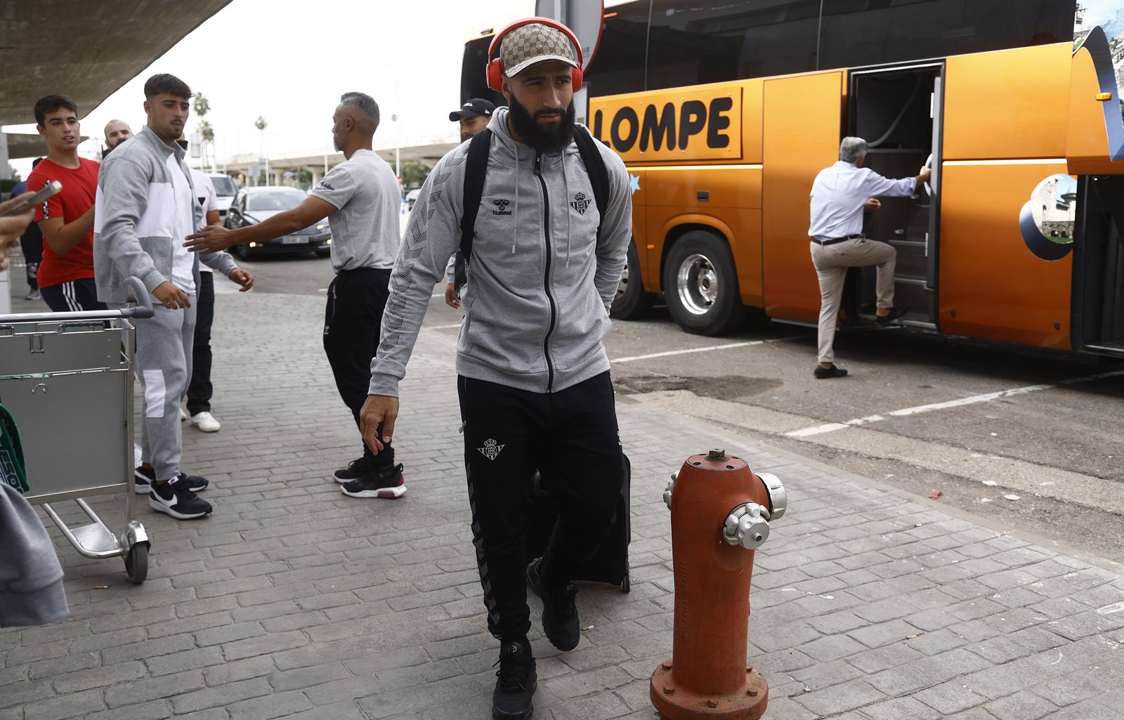 El francés Nabil Fekir, a su llegada al aeropuerto de San Pablo ayer.