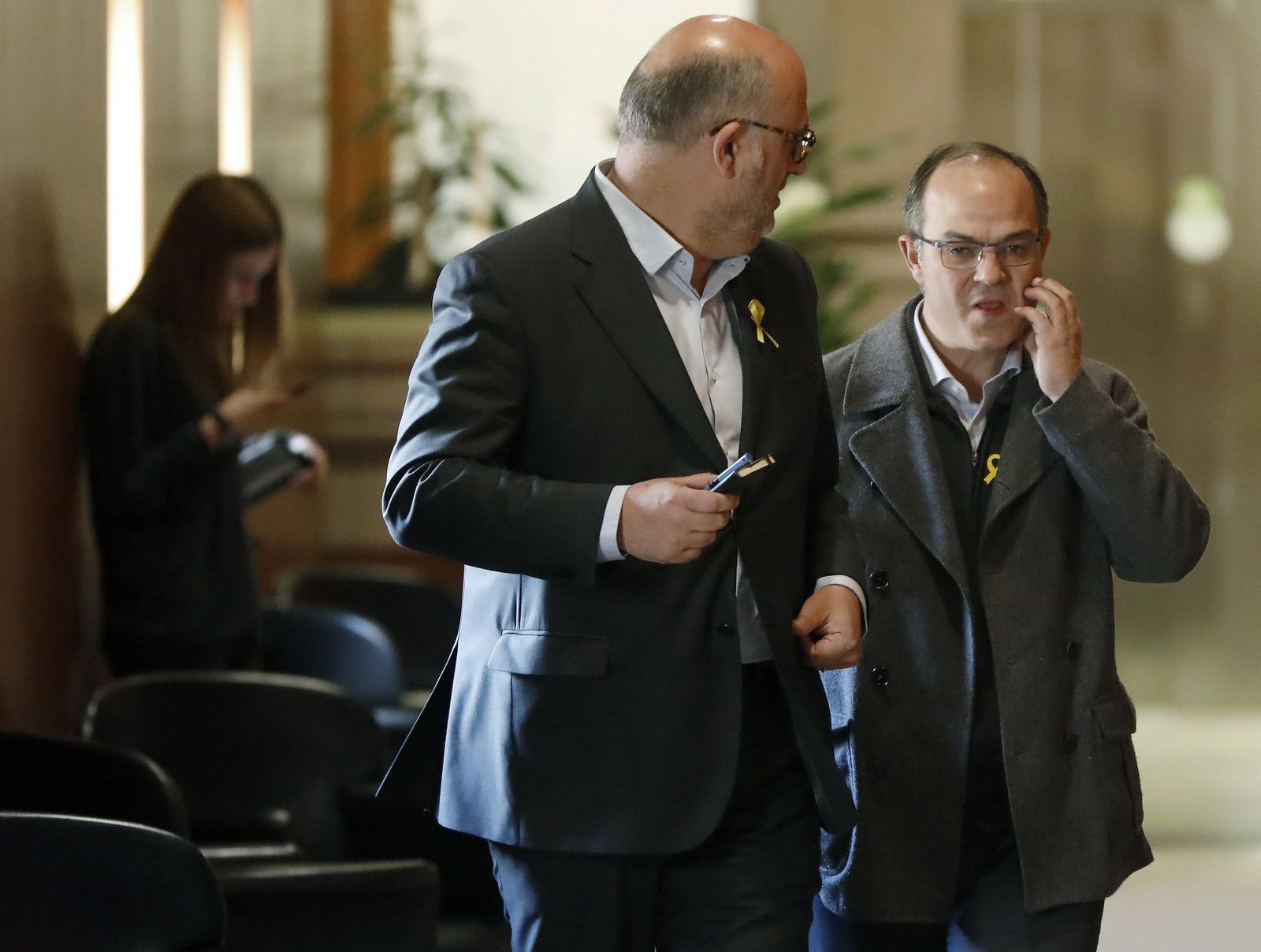 Jordi Turull con el portavoz de JxCat, Eduard Pujol.