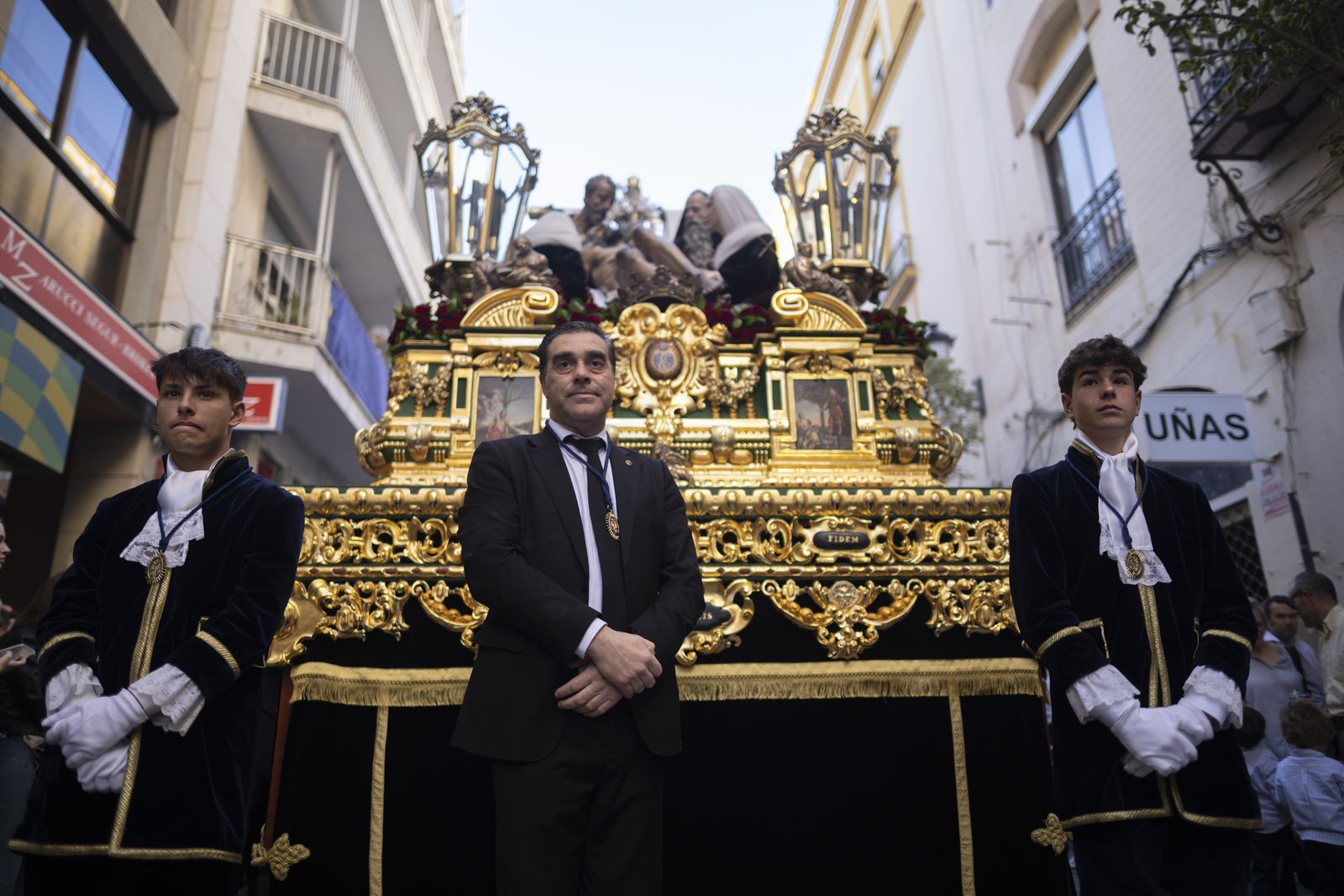 Miércoles Santo: Hermandad de la Santa Cruz de Huelva, en imágenes