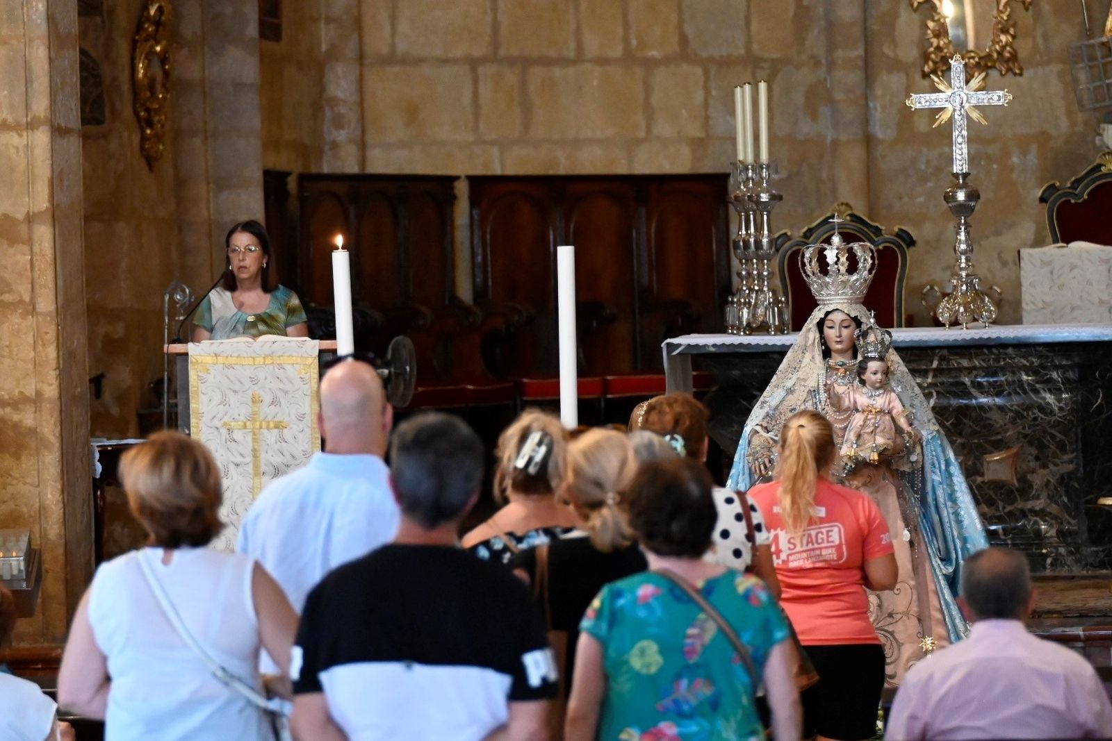 El tradicional encuentro de los cordobeses con la Virgen de los Remedios en martes y 13, en imágenes