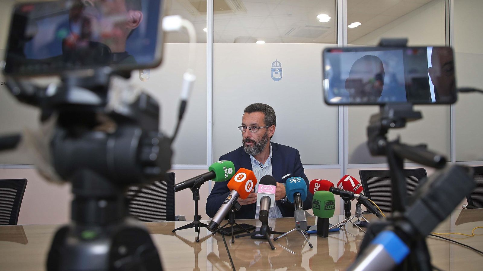 Juan Franco, alcalde de La Línea, en rueda de prensa este martes. Juan Franco, alcalde de La Línea, en rueda de prensa este martes.