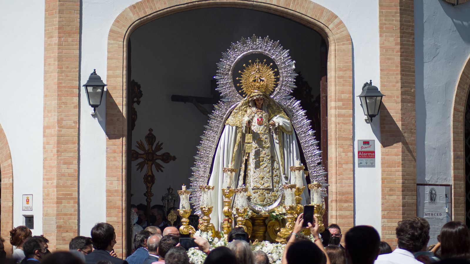 El traslado de la Virgen de las Mercedes de la Puerta Real, en imágenes