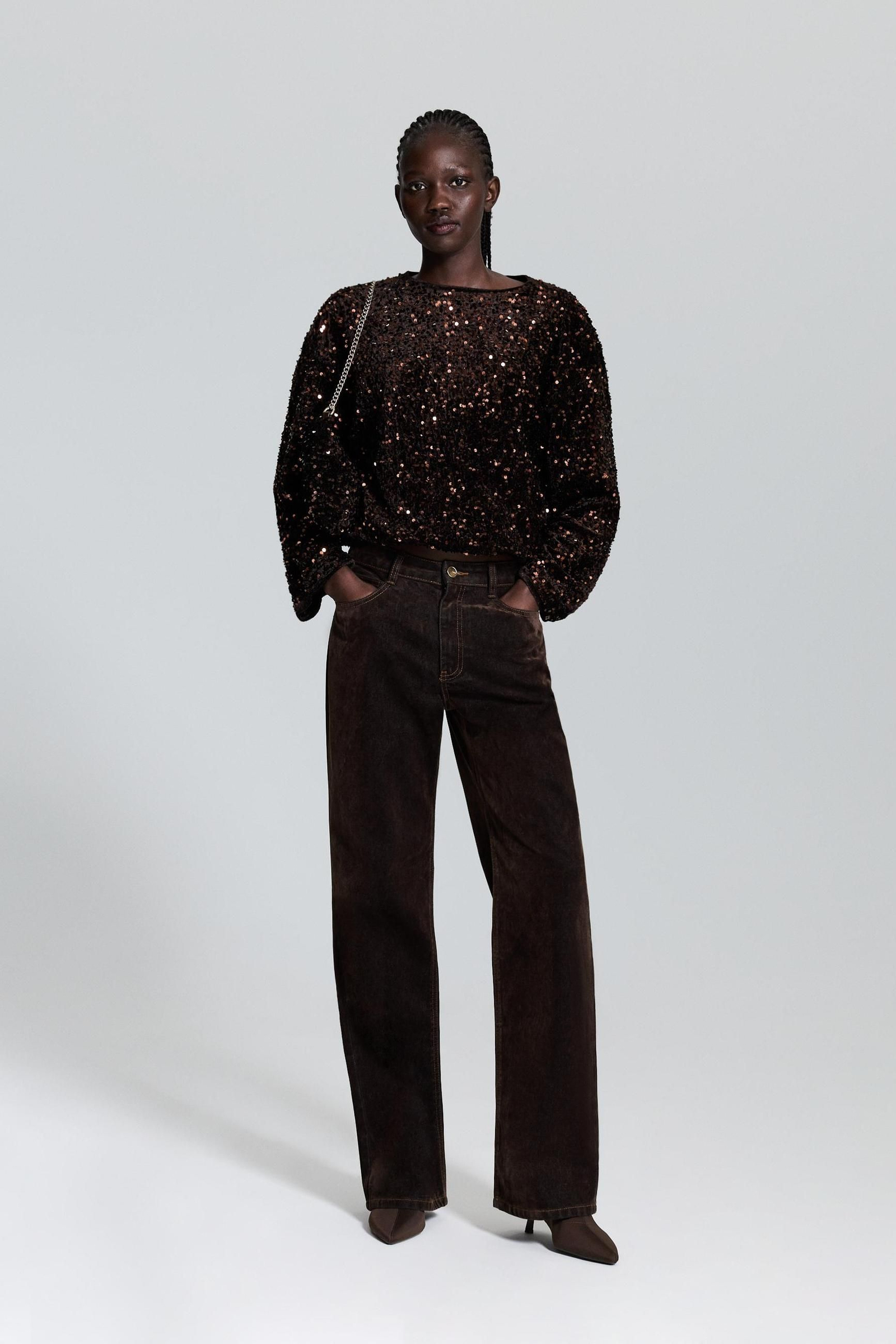 Sudadera de lentejuelas de Lefties.