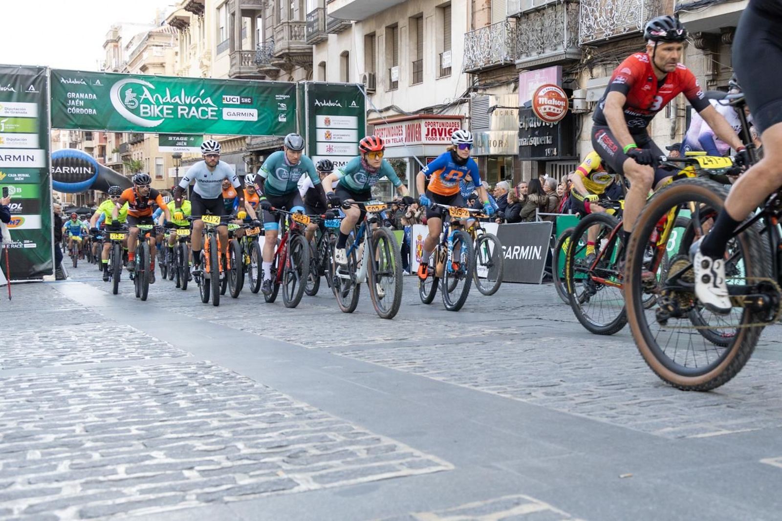 En imágenes: la Andalucía Bike Race dice adiós a Jaén con una etapa marcada por Jabalcuz