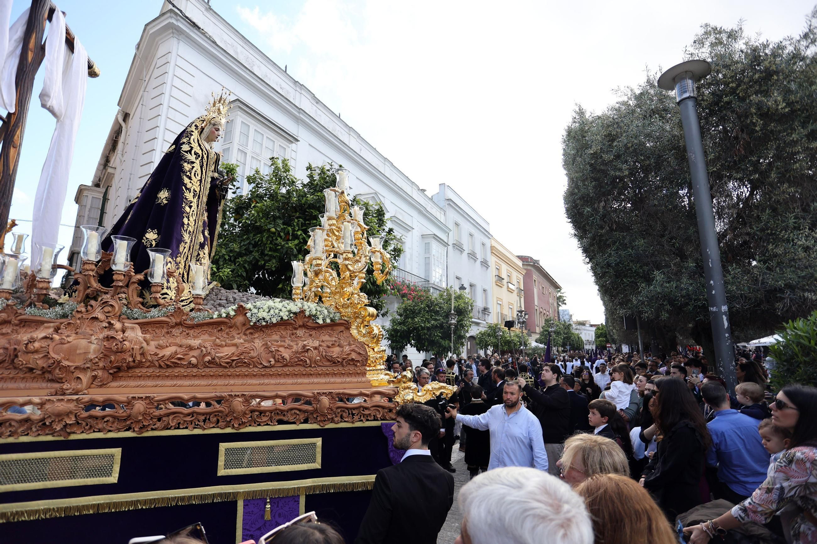 Imágenes de la Hermandad del Loreto en el Viernes Santo de Jerez 2025