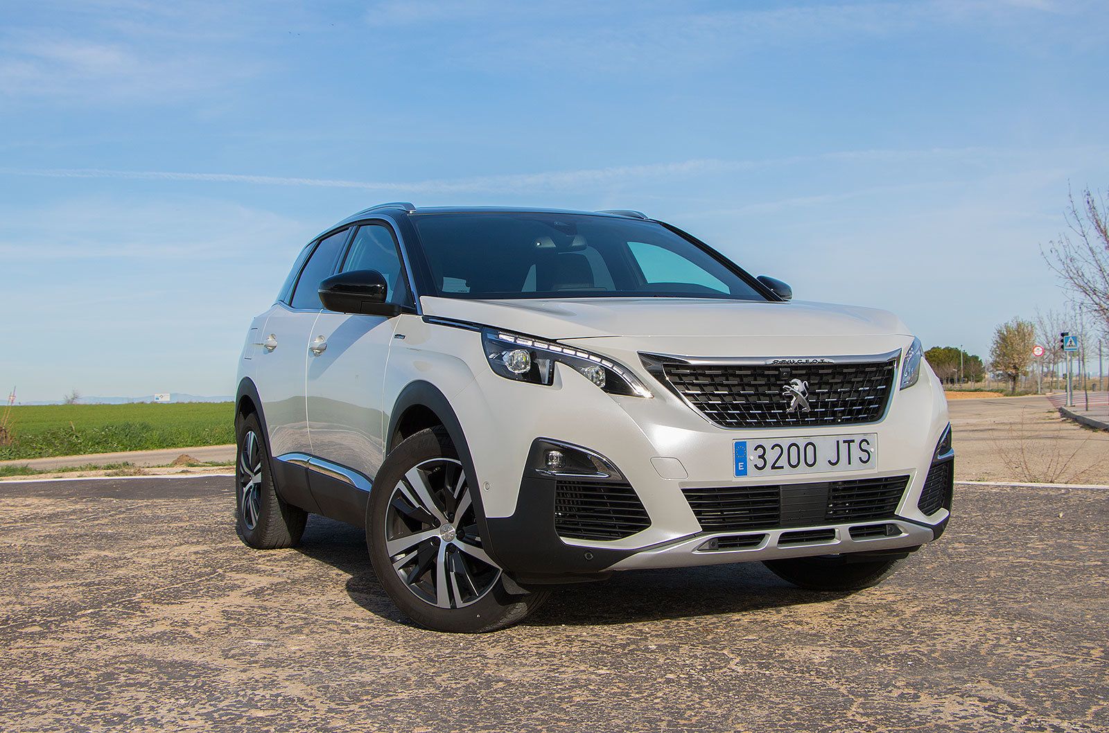 El frontal del 3008 es muy atractivo.