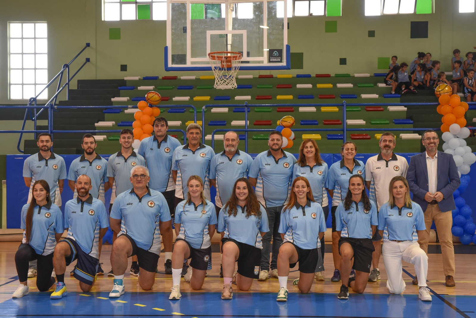 Búscate en la presentación de los equipos de la Unión Linense Baloncesto