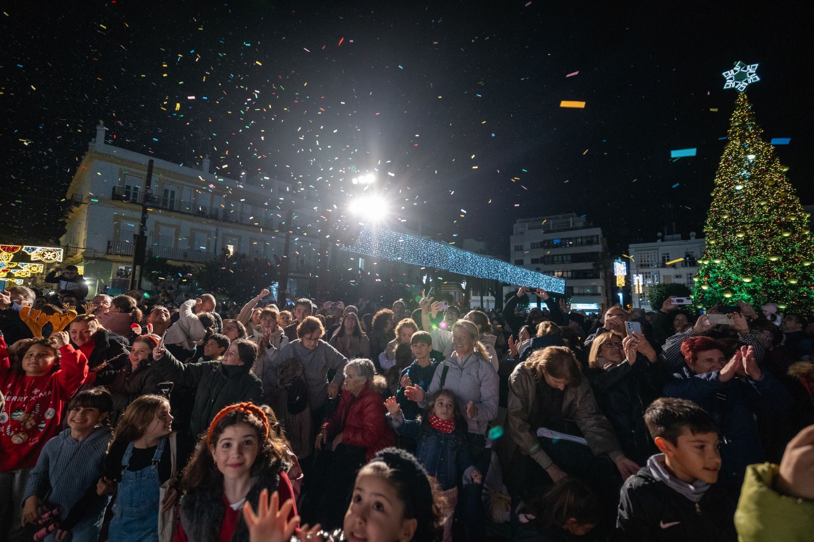 Imágenes: San Fernando inaugura el alumbrado de la Navidad 2023