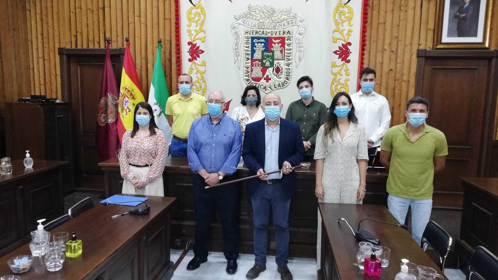 Fernández con los concejales del Grupo Popular y el exedil de Cs, Pepe López.