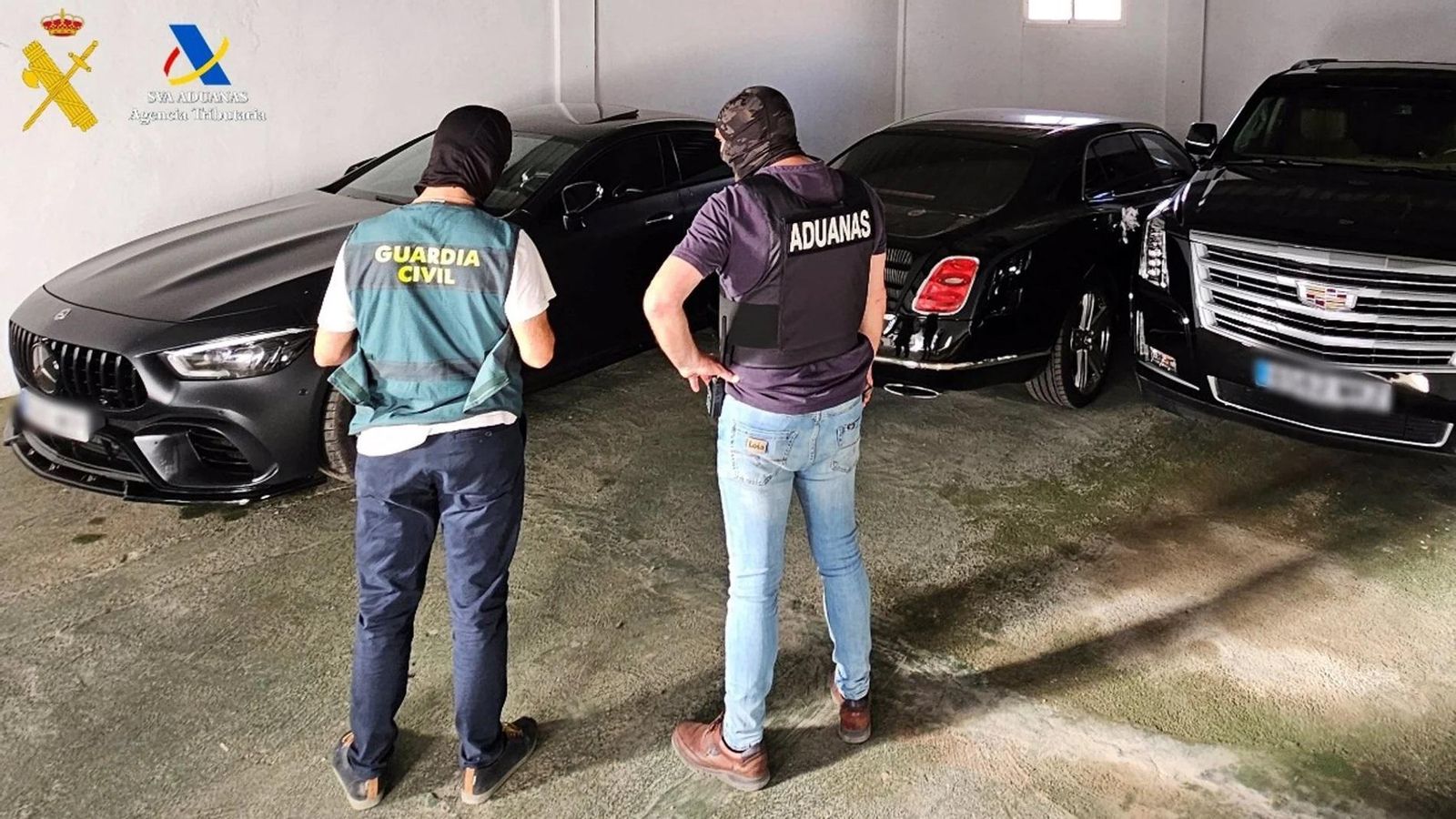 Vehículos intervenidos en una operación conjunta de Guardia Civil y Vigilancia Aduanera en Almería Vehículos intervenidos en una operación conjunta de Guardia Civil y Vigilancia Aduanera en Almería