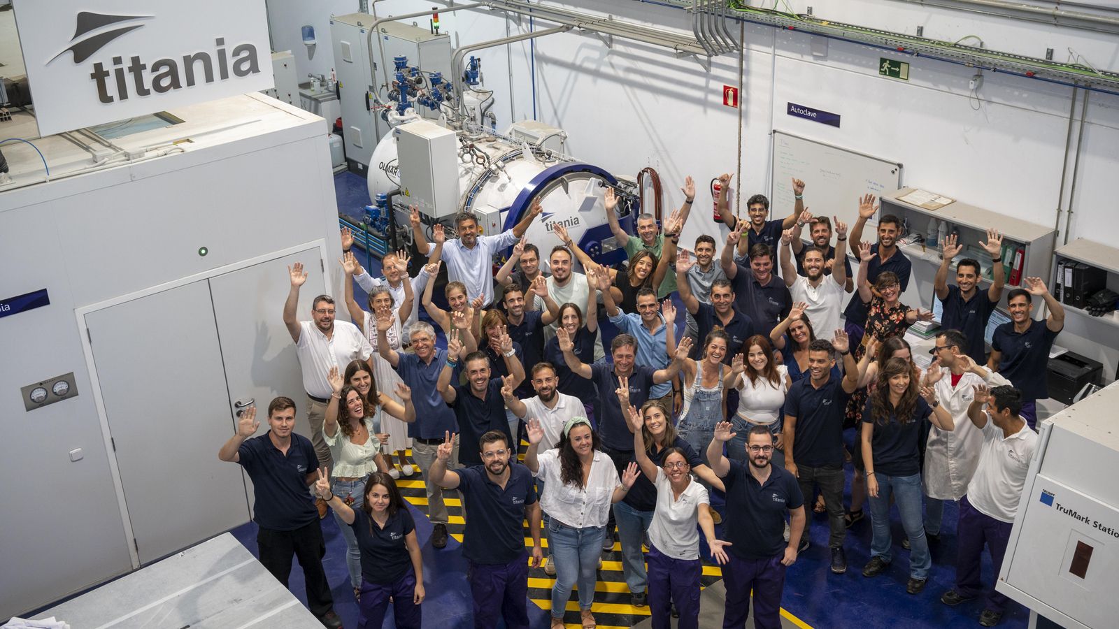 Fotografía grupal de los trabajadores de Titania Fotografía grupal de los trabajadores de Titania