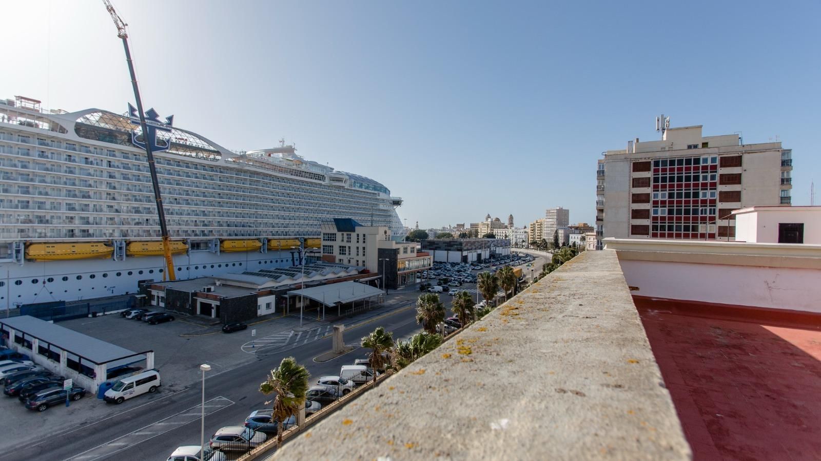 El Wonder of the Seas permanecera en Cádiz hasta el próximo jueves, 10 de febrero.