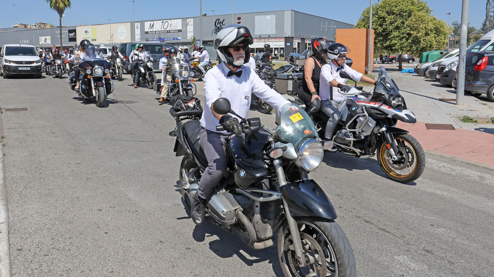 Búscate en el evento motero solidario "The Distinguished Gentleman´s Ride" en Jerez