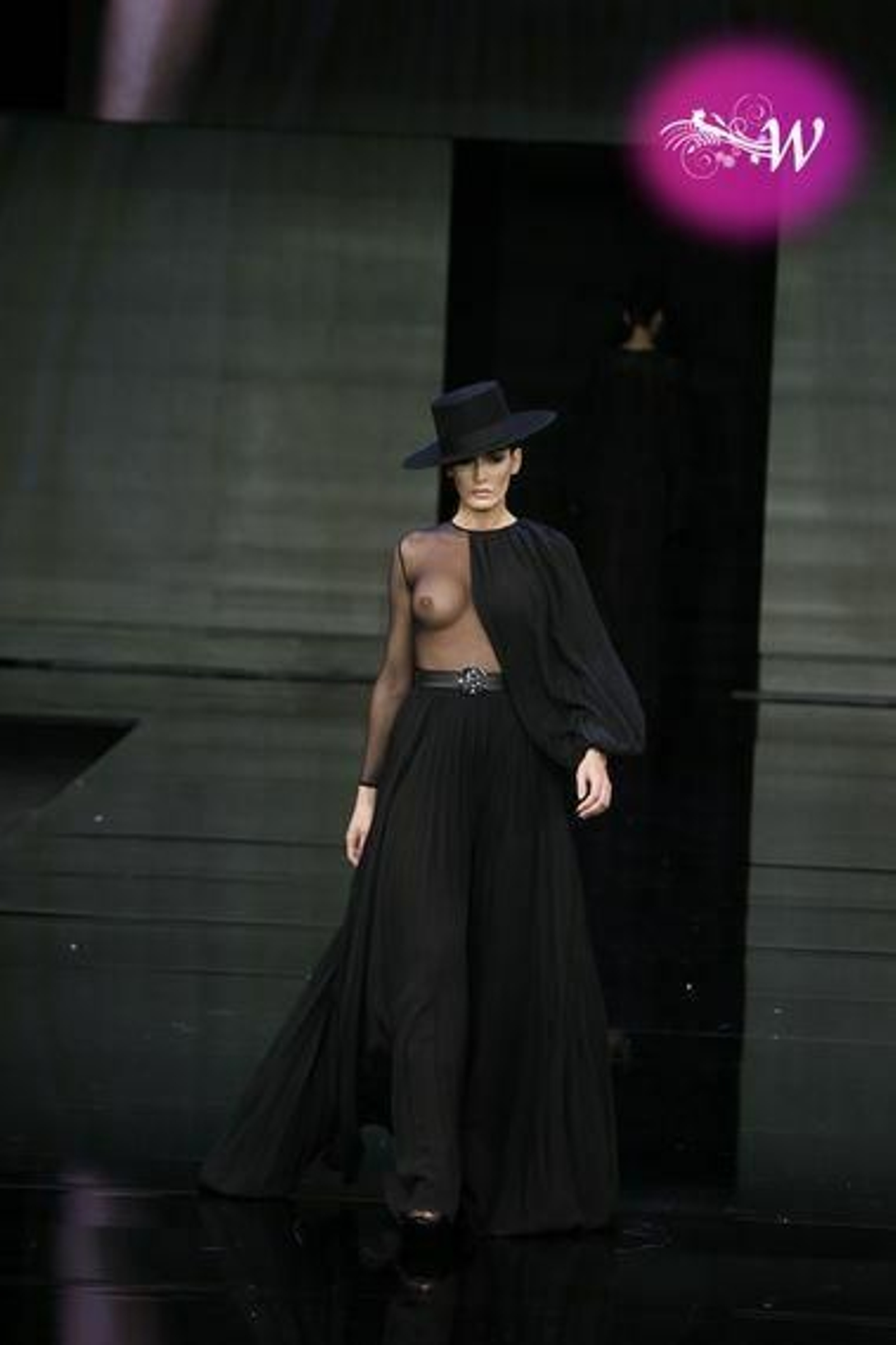 Cristo Báñez vuelve a SIMOF para presentar su colección de flamenca 2020, todas las fotos