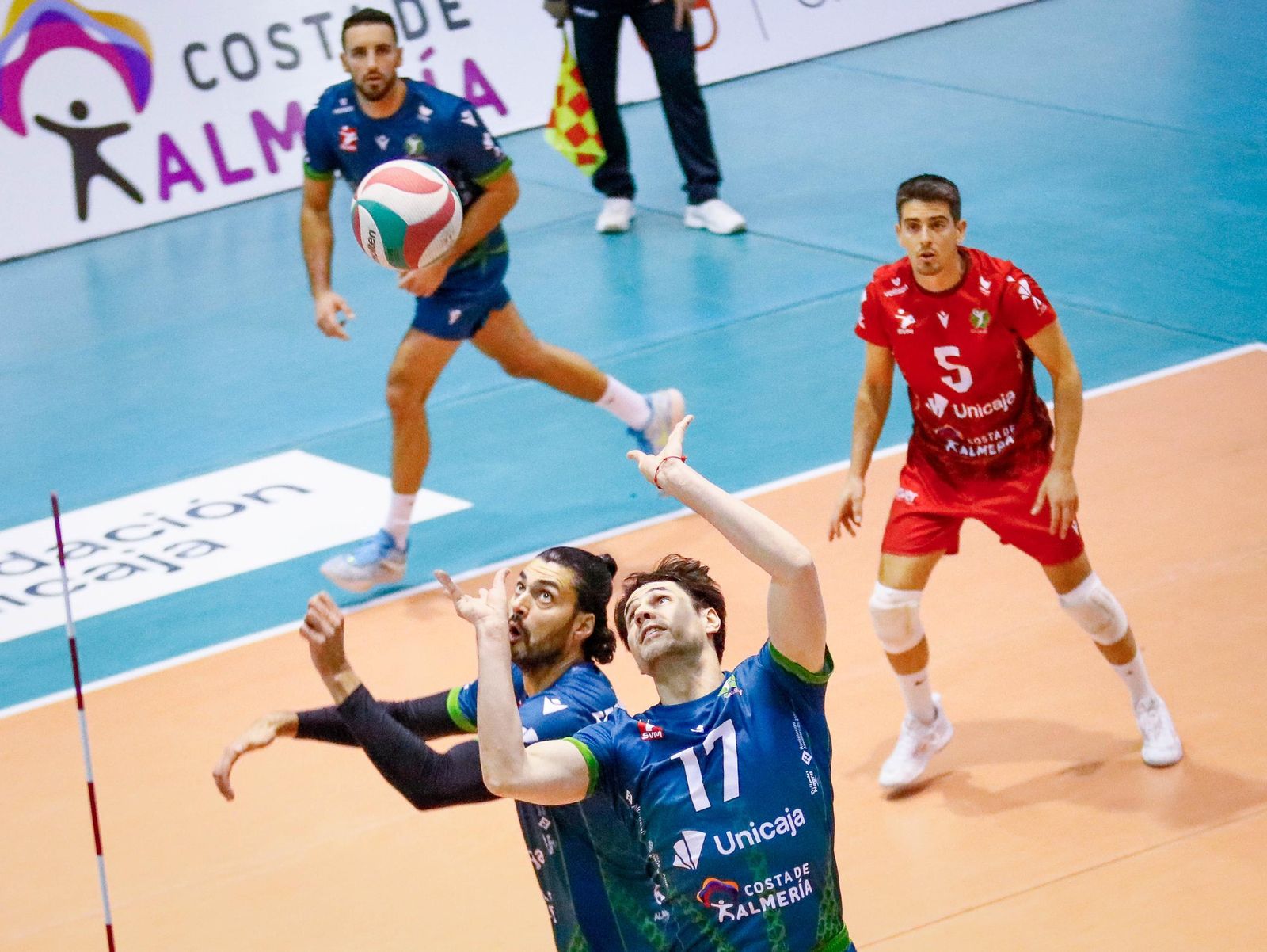 Las imágenes del Unicaja Costa de Almería-Leleman Conqueridor, primer partido del play off por el título de Superliga en Almería
