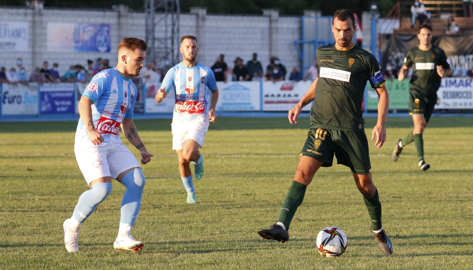 Miguel de las Cuevas, durante el duelo de la primera vuelta ante el Coria.