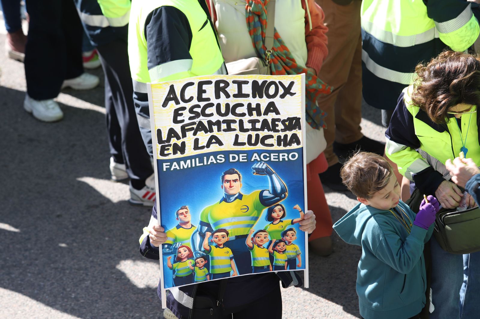 Las fotos de la manifestación de los trabajadores en huelga de Acerinox en Algeciras
