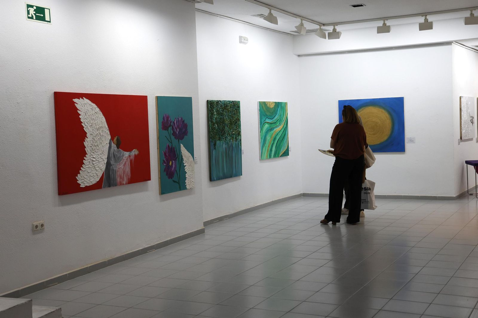 Cristina Harillo inaugura su exposición más personal en el centro de Algeciras