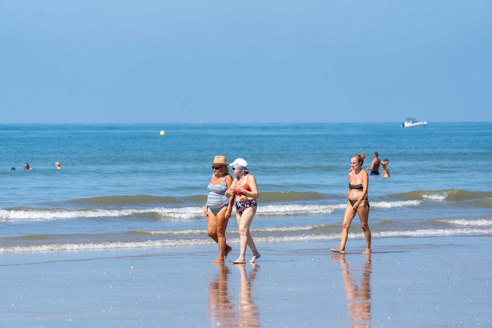 Ambiente de las playas de Punta Umbría la mañana del sábado 9 de agosto