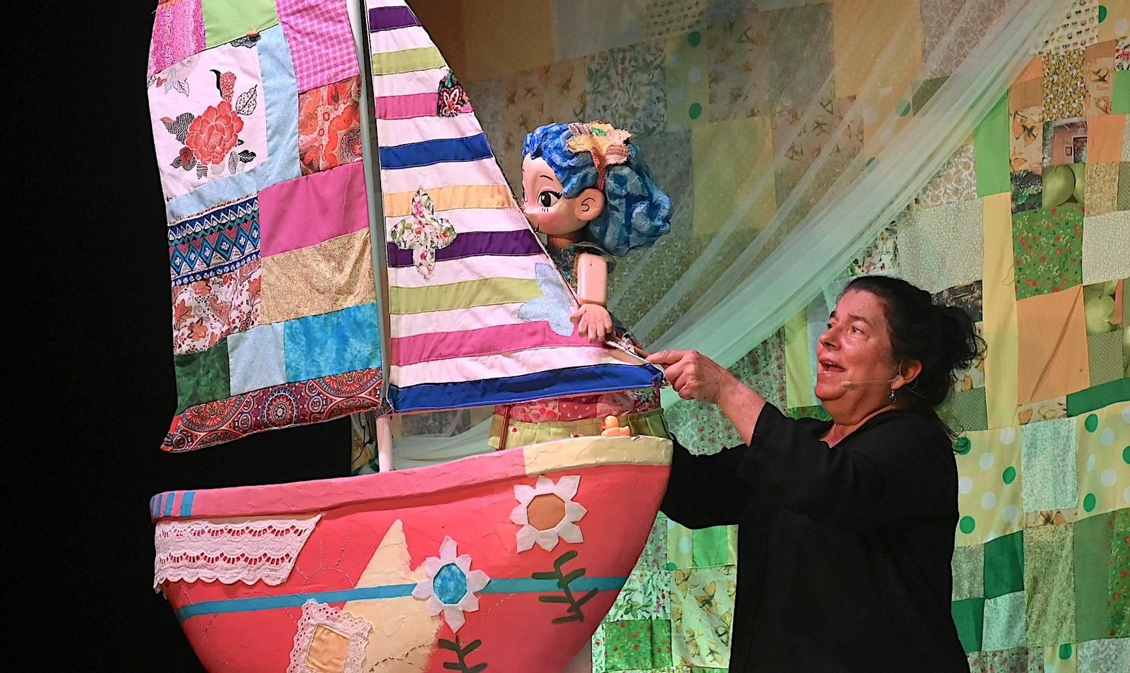 Una representación de títeres de la compañía jerezana 'La Gotera de la Azotea' Una representación de títeres de la compañía jerezana 'La Gotera de la Azotea'