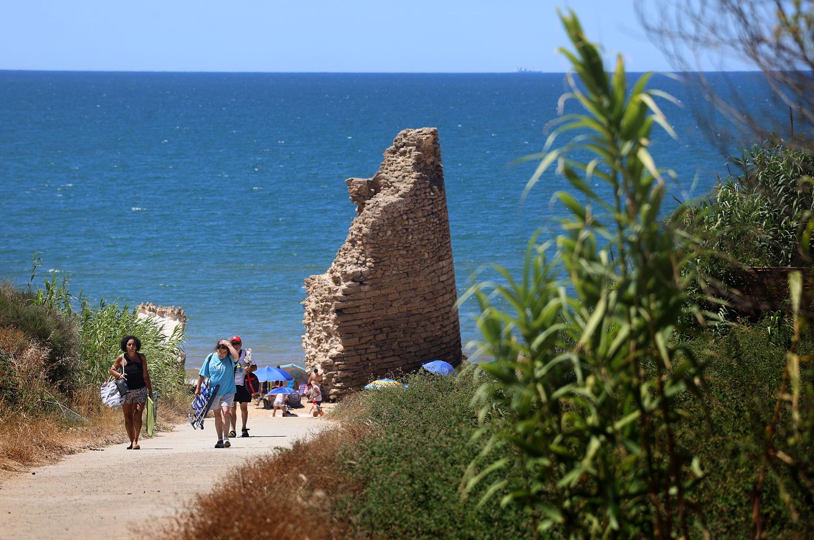 Imágenes de una maravillosa mañana de verano en las playas de la Torre del Loro y Mazagón