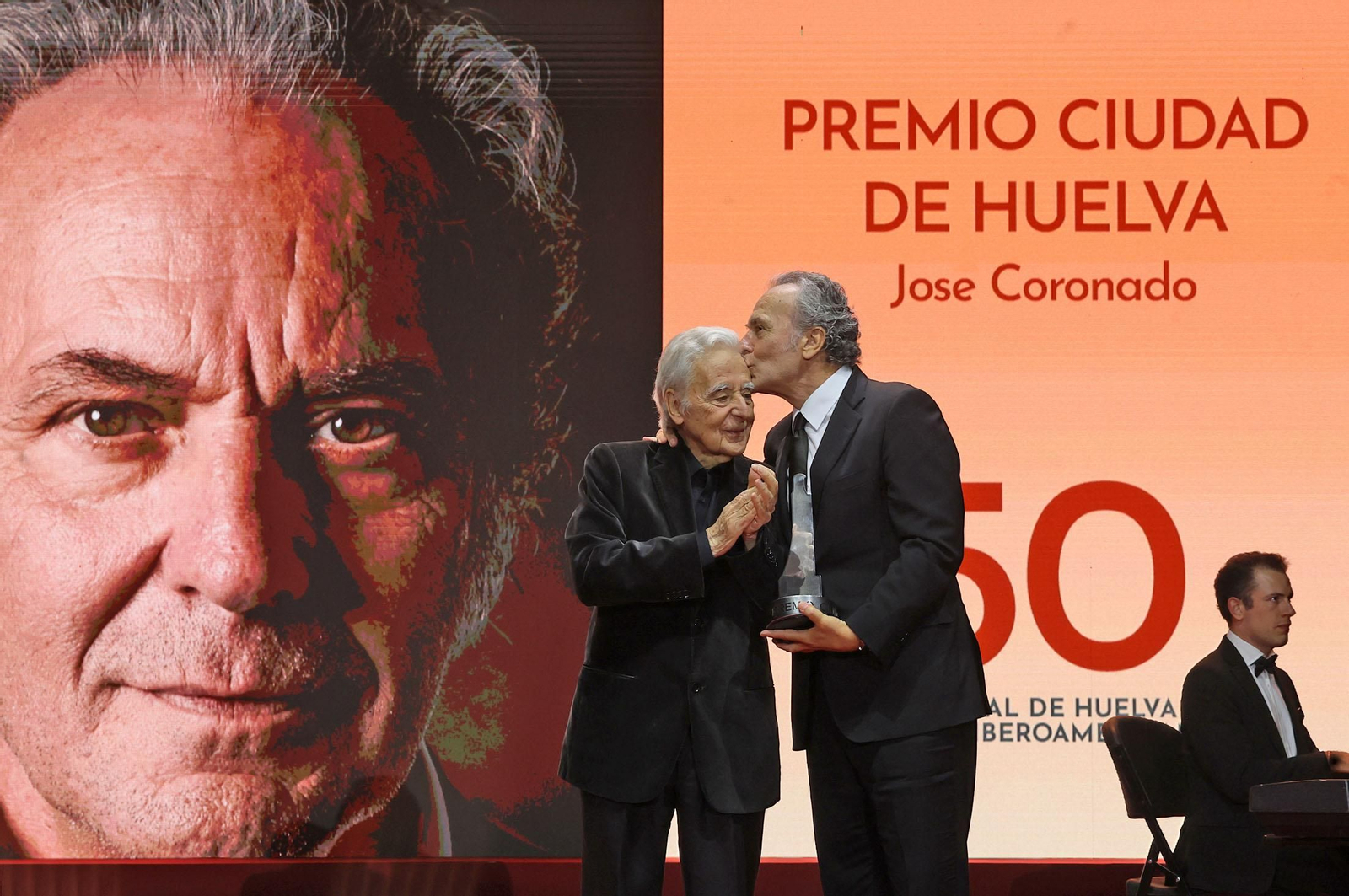 Imágenes de la gala de clausura de la 50 edición del Festival de Huelva Cine Iberoamericano con la entrega del Colón de Oro a la película 'Retrato de um certo oriente' y el Premio Ciudad de Huelva al actor José Coronado