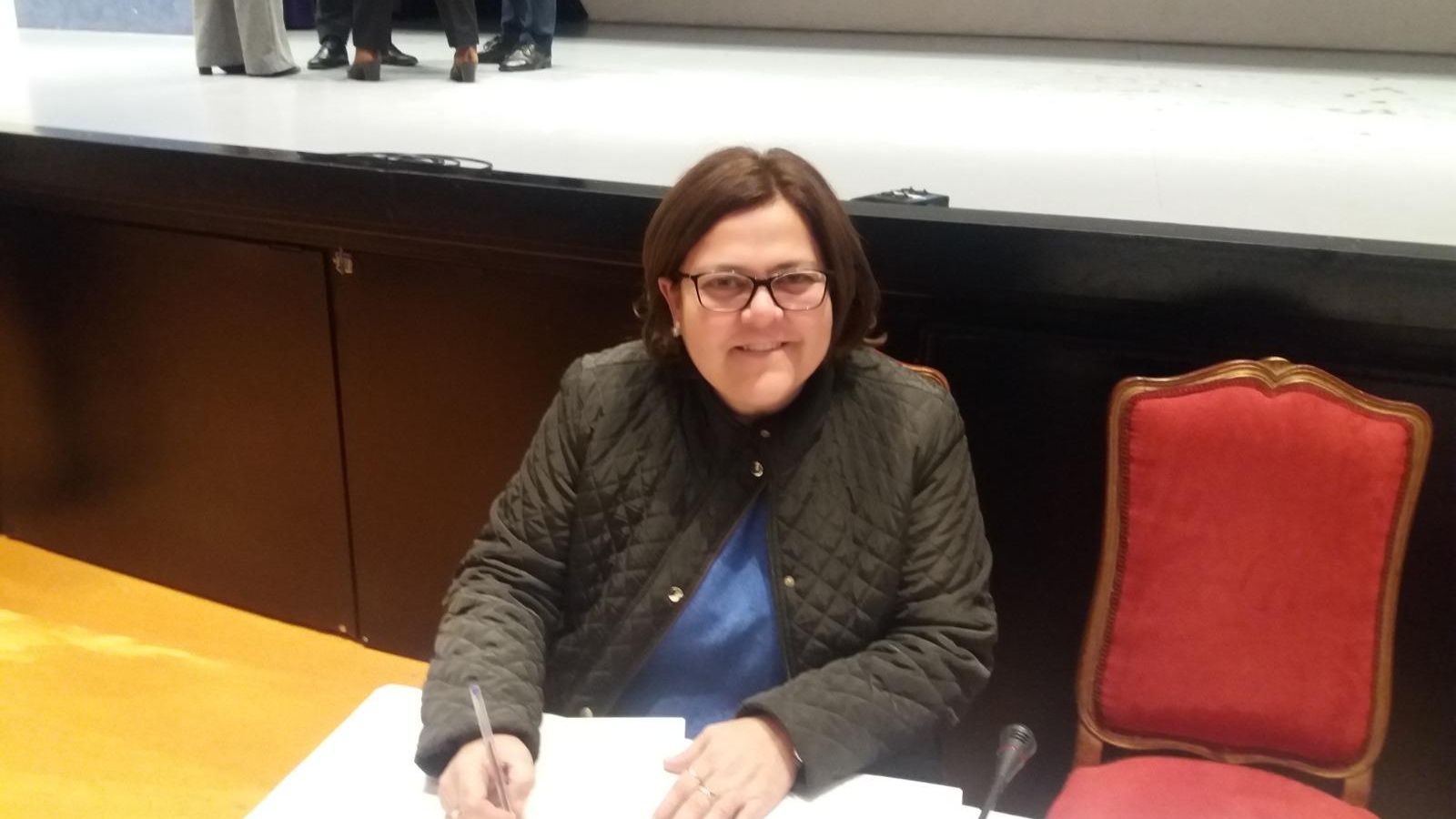 Manuela Romero, en una firma de convenios. Manuela Romero, en una firma de convenios.