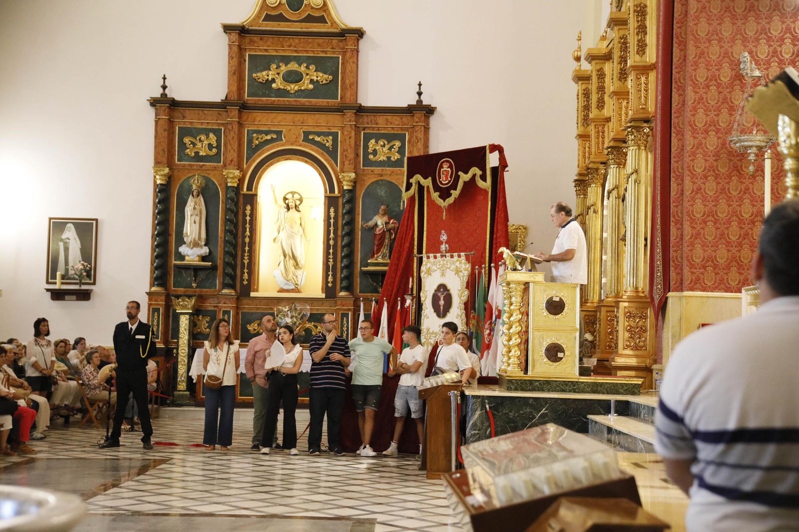 Las imágenes de la misa vespertina y procesión del Cristo de la Luz de Dalías