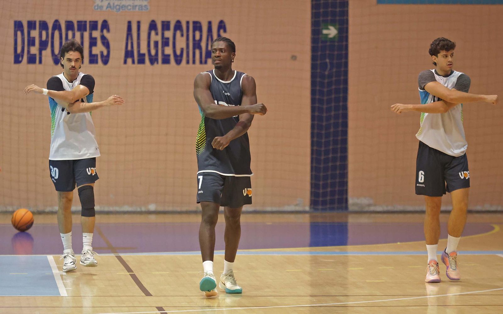 Las fotos del primer entrenamiento de Javi Malla en su regreso al banquillo de Udea