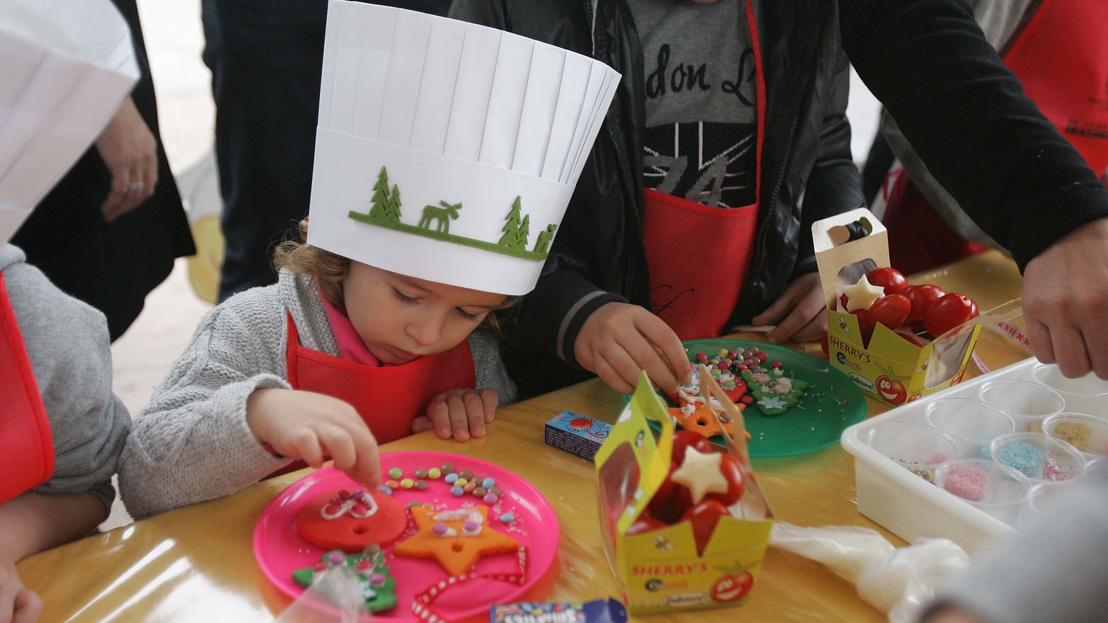 Las manualidades, entre las actividades de los talleres gratuitos.