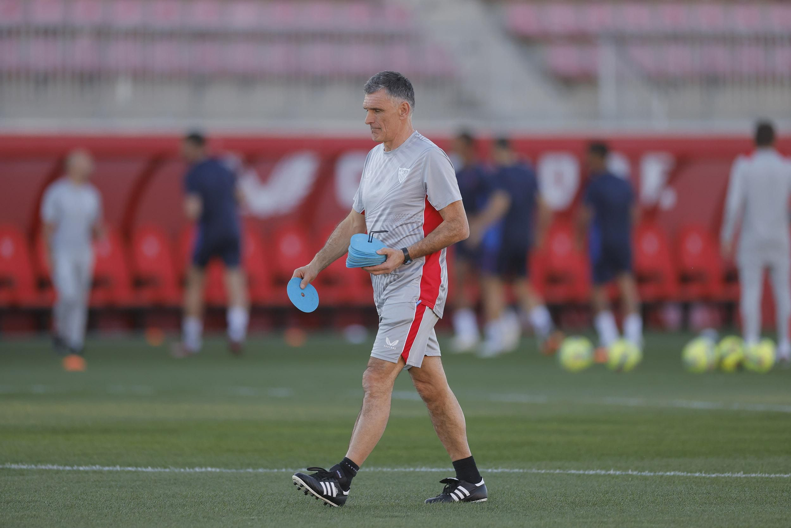 El primer entrenamiento de Mendilibar como entrenador del Sevilla Fc, en imágenes