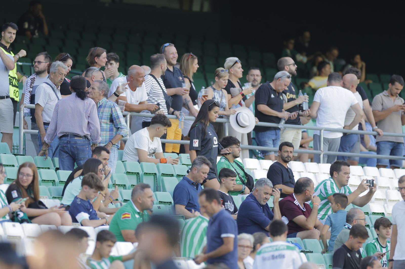 Búscate en la fotos del Betis-Sparta