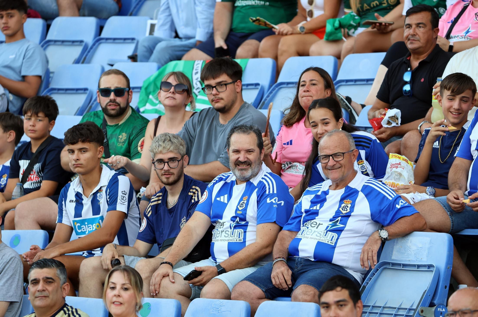 Búscate en las gradas del estadio en la celebración del Trofeo Colombino