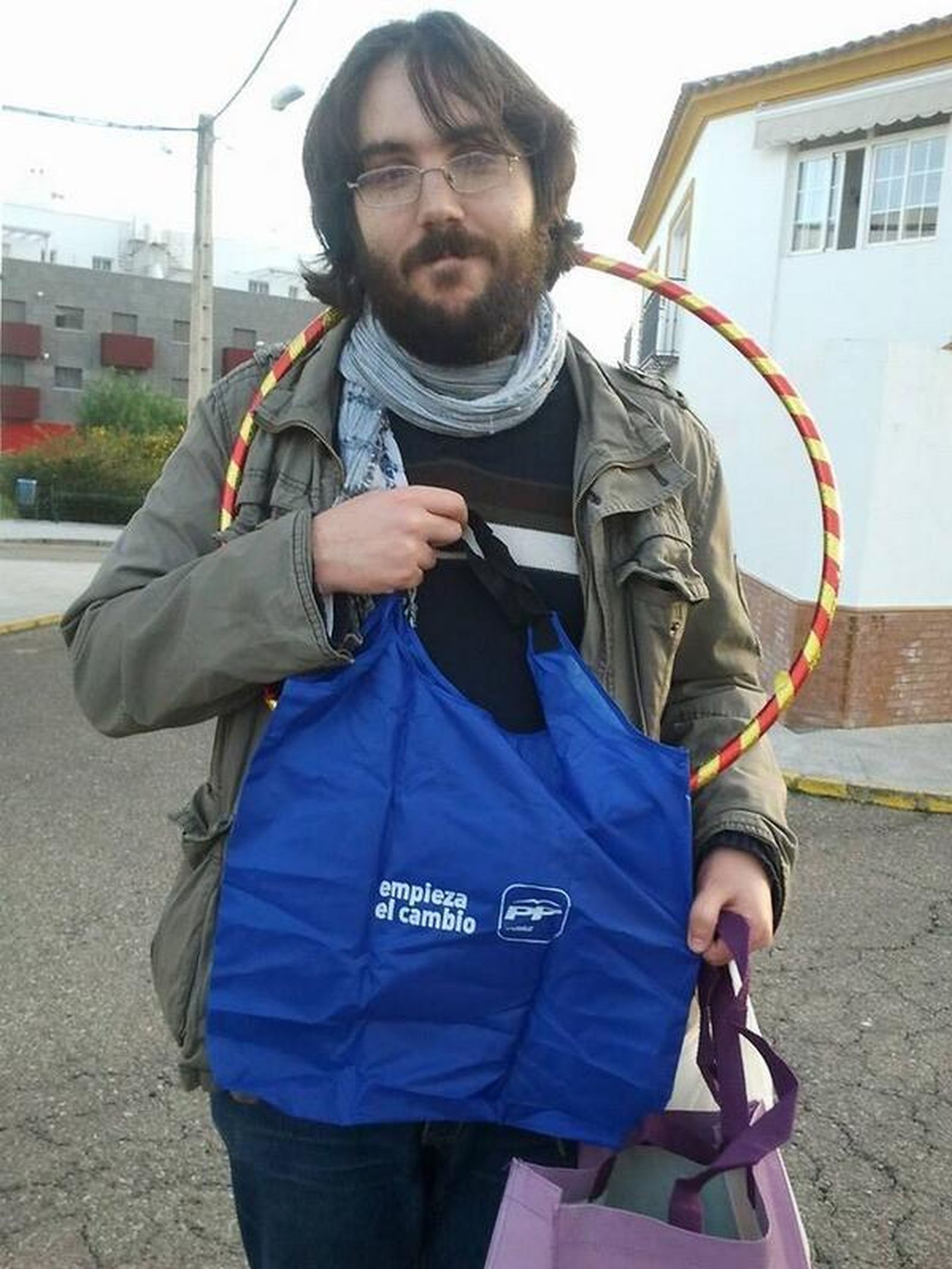 Las bolsas que se repartieron en la Cabalgata de Reyes de 2014.