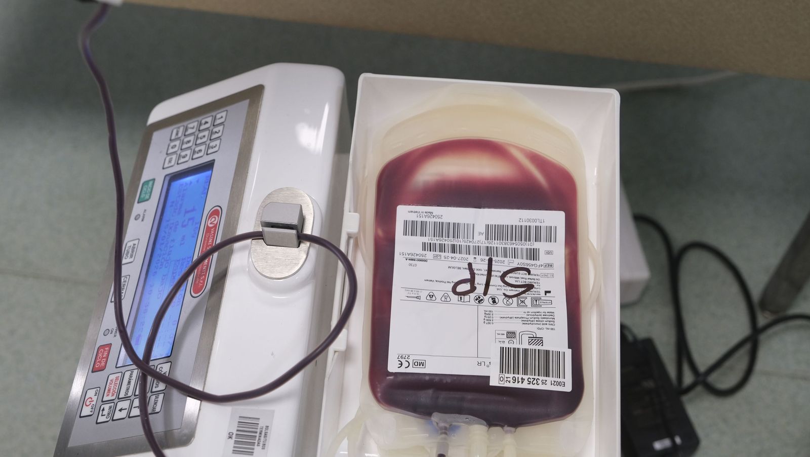 Haz una buena obra y dona sangre, te esperan en el Hospital Torrecárdenas, en imágenes