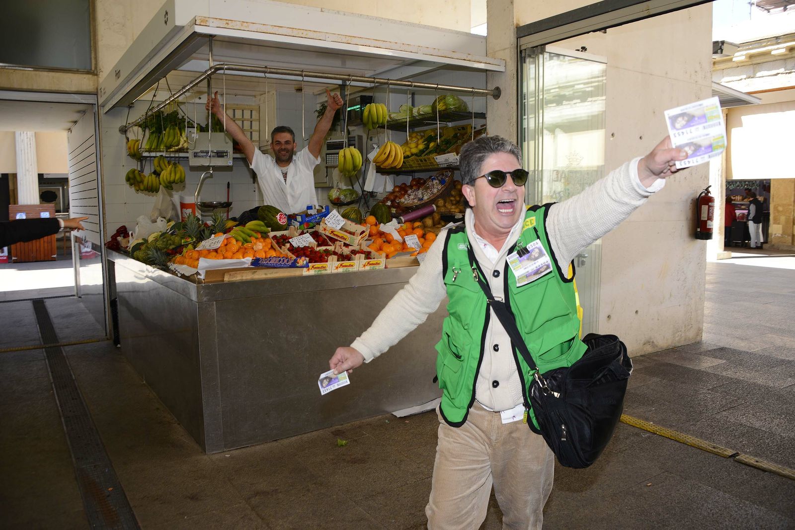 El paseo triunfal de Lolo el cuponero