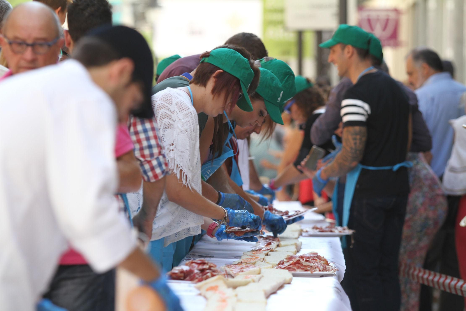 Record Guinnes del bocadillo de jamón mas grande del mundo, en Huelva