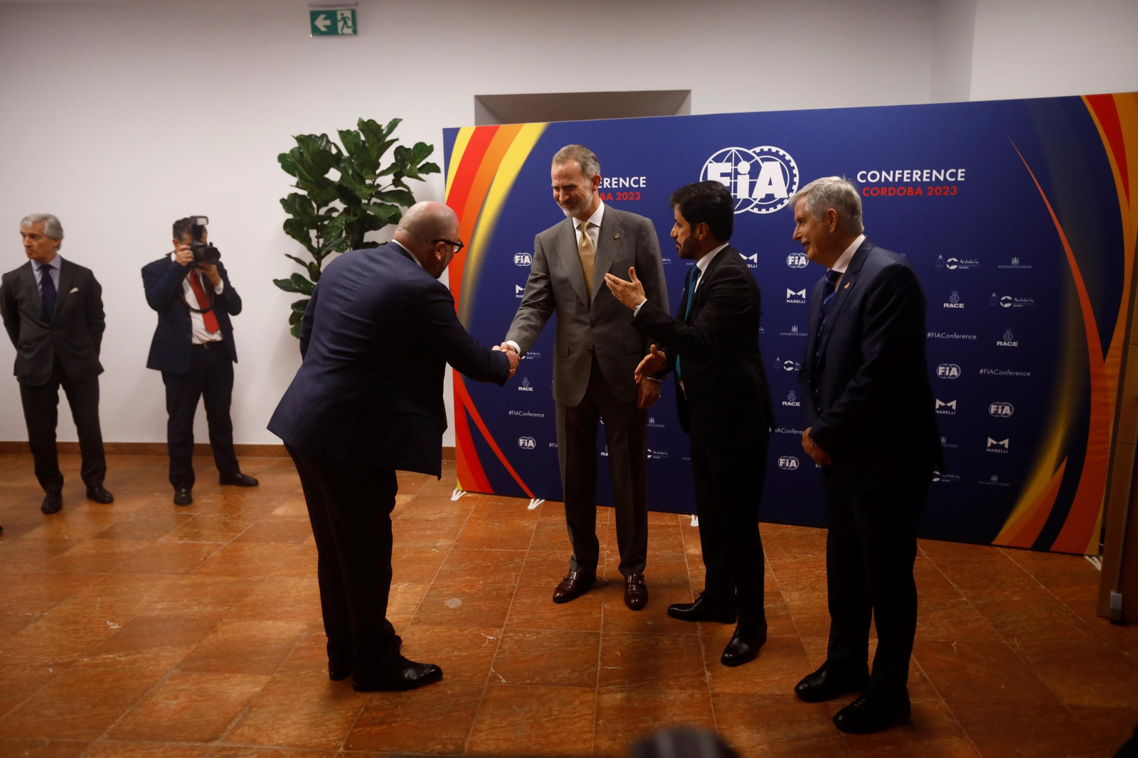 El Rey Felipe VI en la conferencia de la Federación Internacional del Automóvil de Córdoba, en imágenes