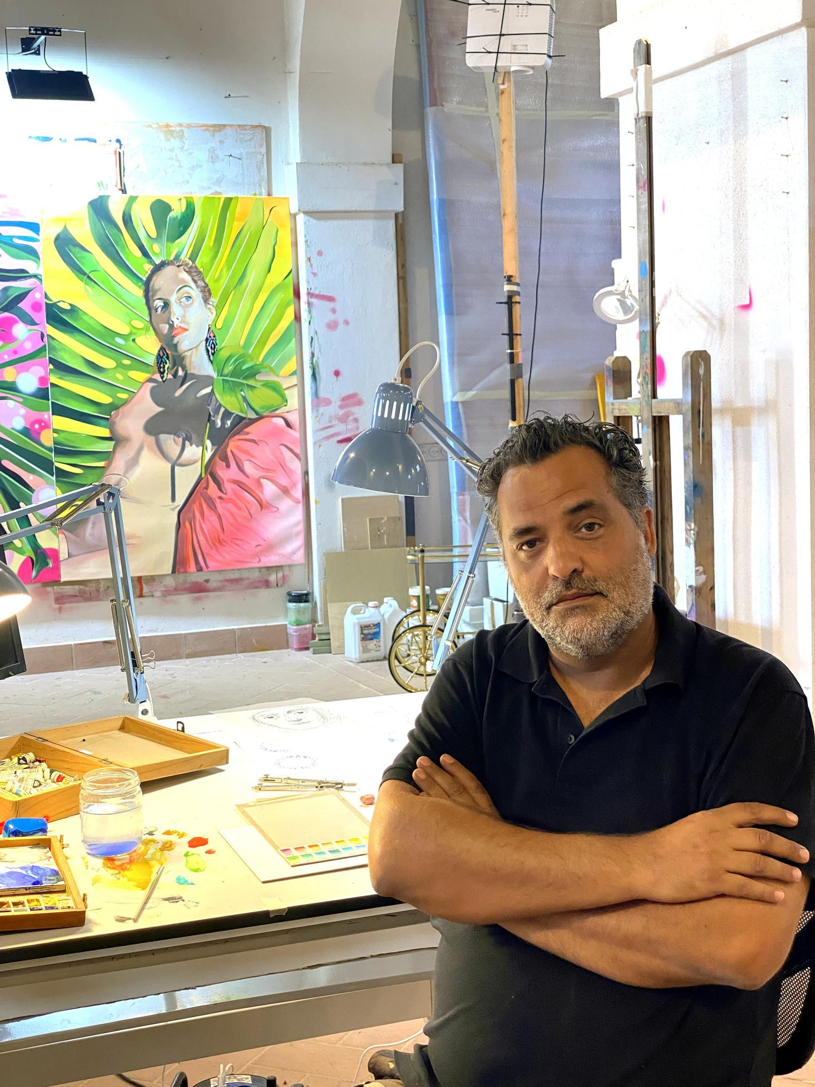 El pintor Manuel León desvela los detalles del cartel de la Velá de Santa Ana 2025