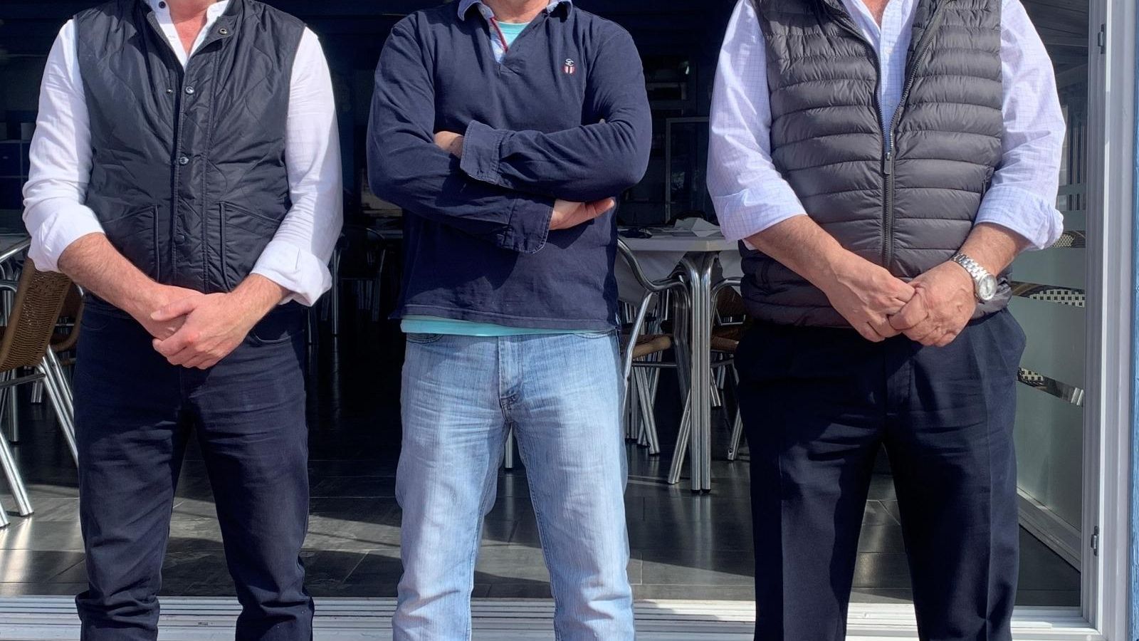 Juan, Manuel y José Estrada Rendón (Marisquería Los Pescadores). Juan, Manuel y José Estrada Rendón (Marisquería Los Pescadores).