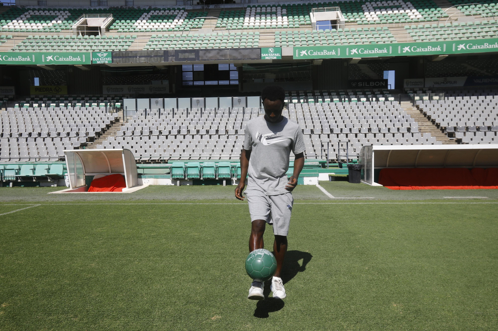 Las imágenes de la presentación de Youssouf Diarra con el Córdoba CF