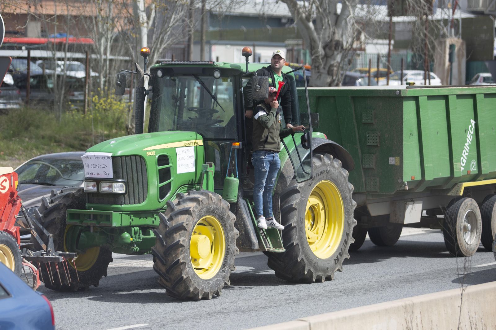 Imagen de archivo de un tractor agrícola durante las manifestaciones del sector del transporte en marzo en Granada