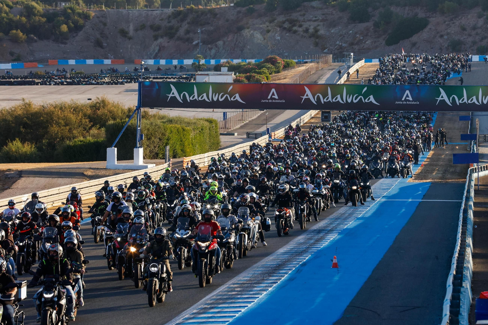 Imágenes del histórico 'Gran Encuentro Motero' en el Circuito Jerez