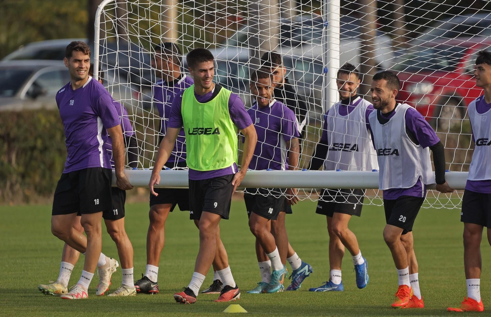 Toledano, en el centro con el 9, durante un entrenamiento de la pasada semana