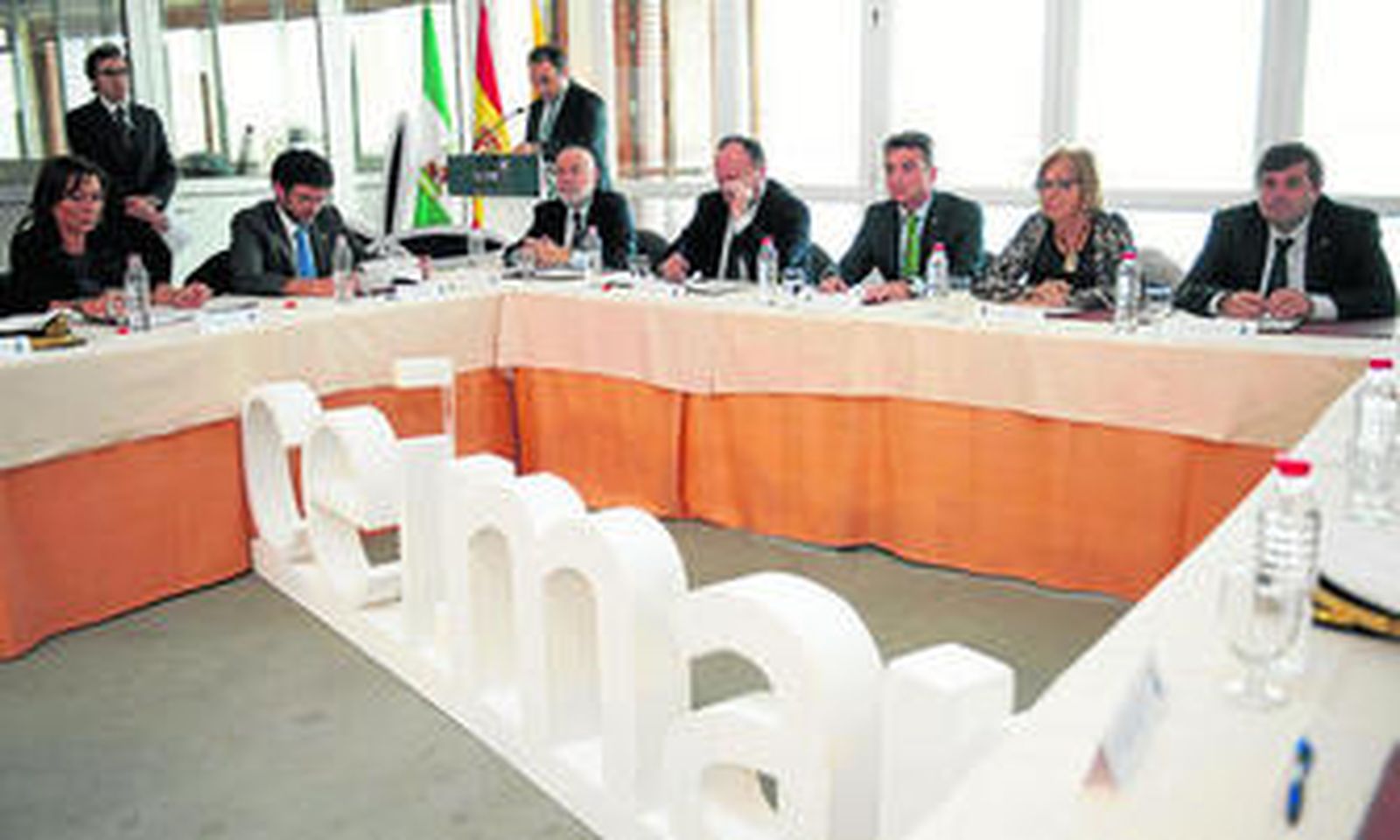Una de las reuniones del Cei.mar celebradas en Cádiz con los rectores de algunas de las universidades participantes en el proyecto del campus.