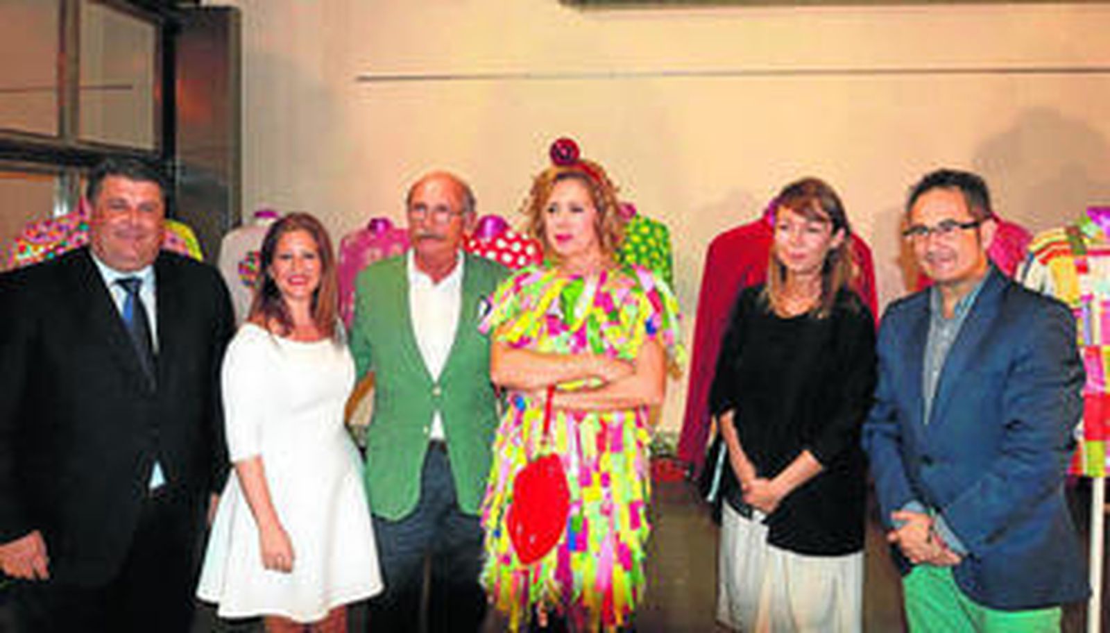 Francisco Porras, Macarena Regueira, José Luis Blanco, Agatha Ruiz de la Prada, Amanda Catalán y Francisco Cantos, ayer, en la inaguración.