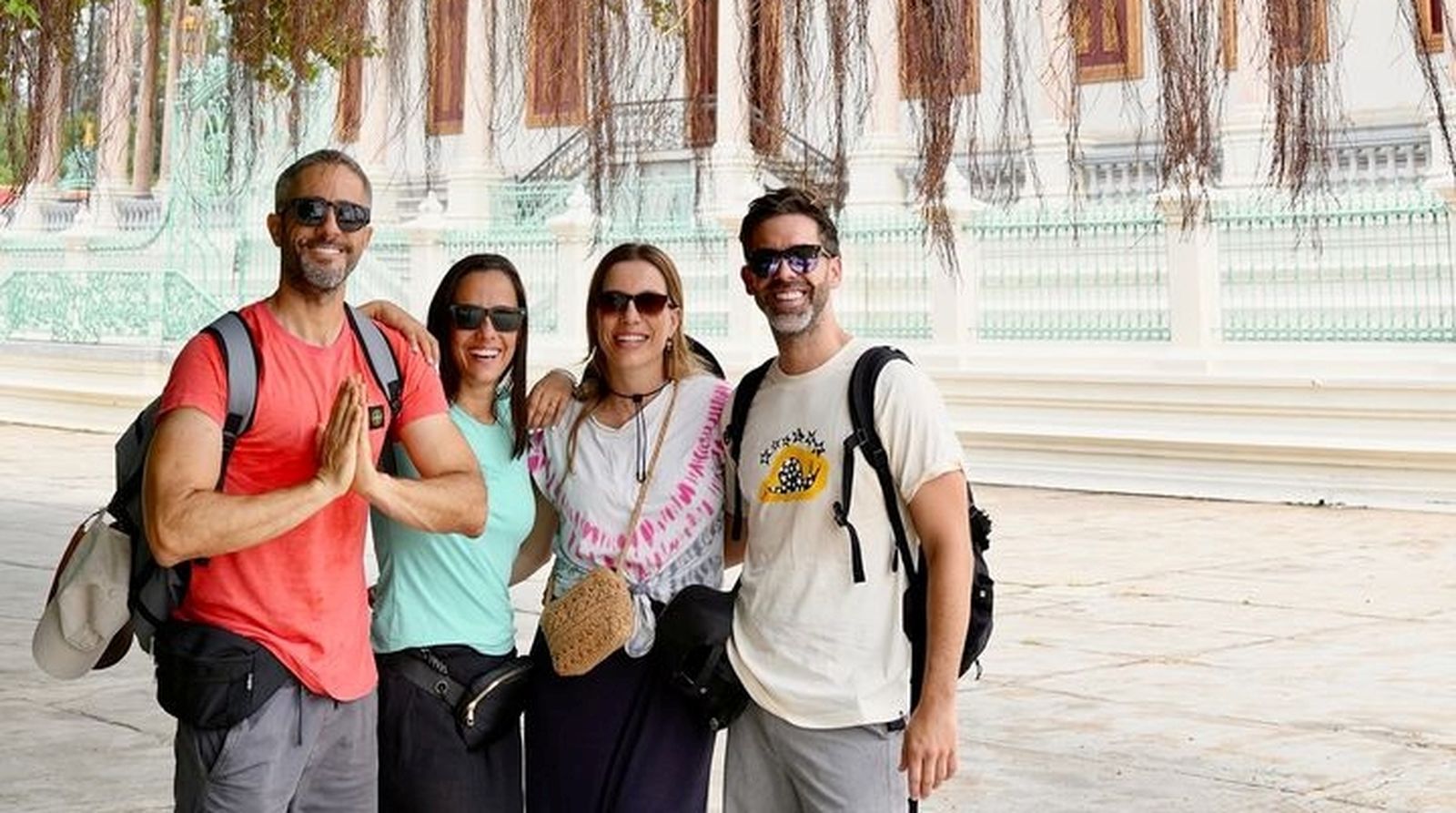 Roberto Leal, Sara Rubio, Paula del Fraile y José Yélamo comparten destino vacacional en Camboya.